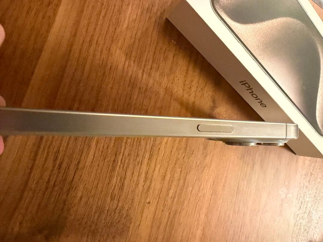 【週末限定価格】iPhone 15 Pro 256GB ナチュラルチタニウム