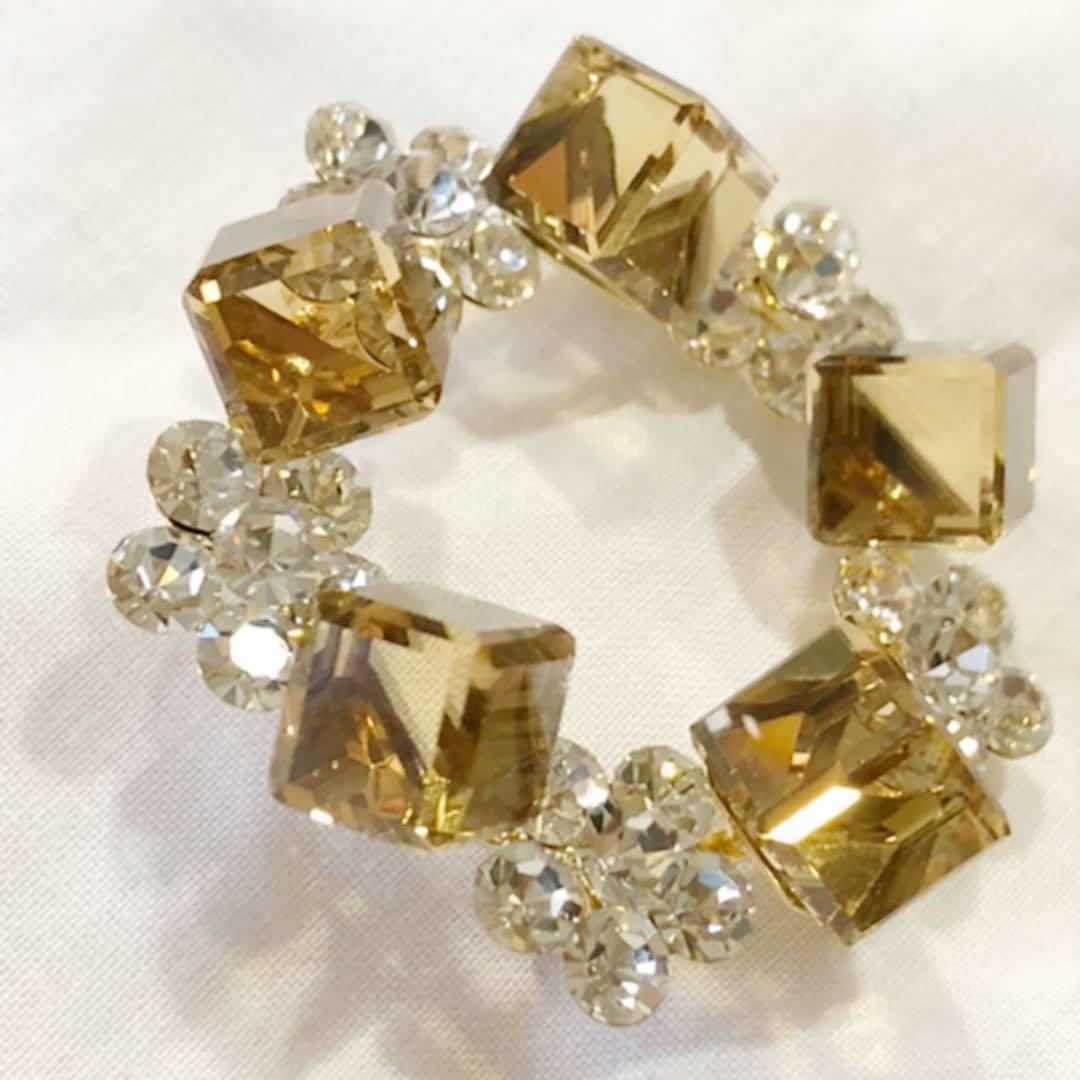 【ギフト梱包付】スワロフスキー❤️ 18Kg上品ゴージャスブローチ　大活躍