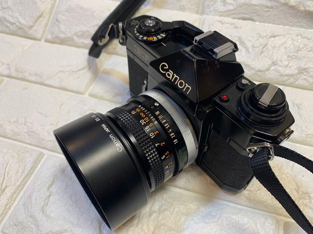 キャノンCanon EF 一眼レフカメラ 50mmレンズ付き