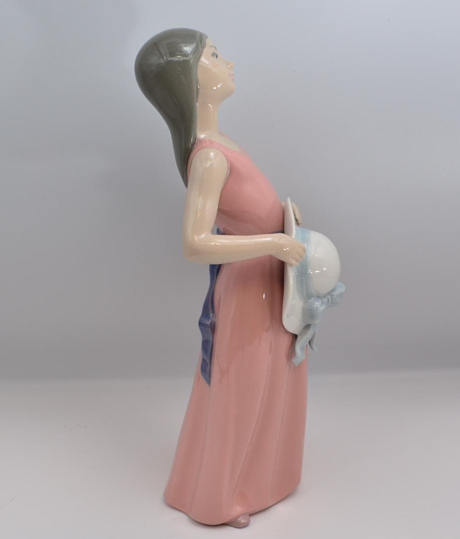 帽子をもつパメラ　他　2体おまとめ　★リヤドロ　スペイン　ポーセリン　ご成約済み