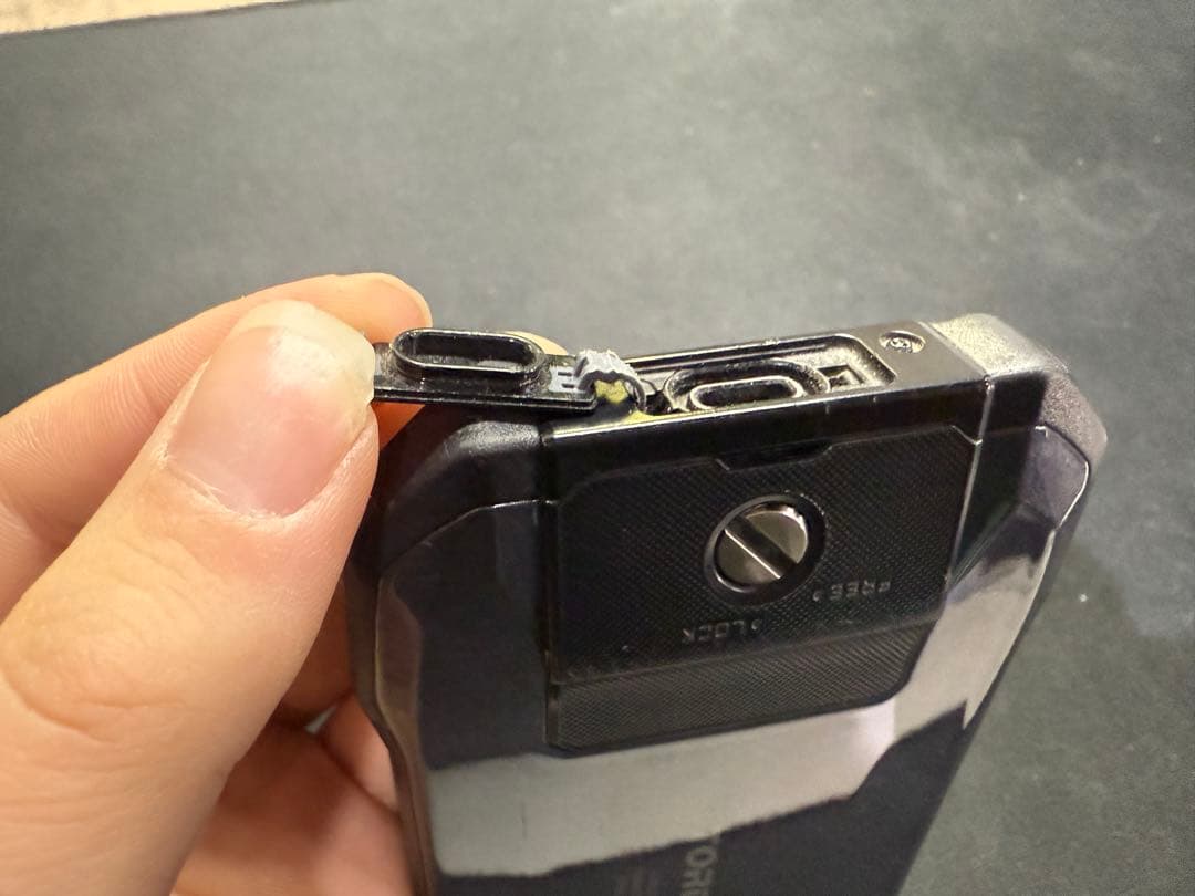 TORQUE G04 KYV46 ブラック SIMロック解除済み！