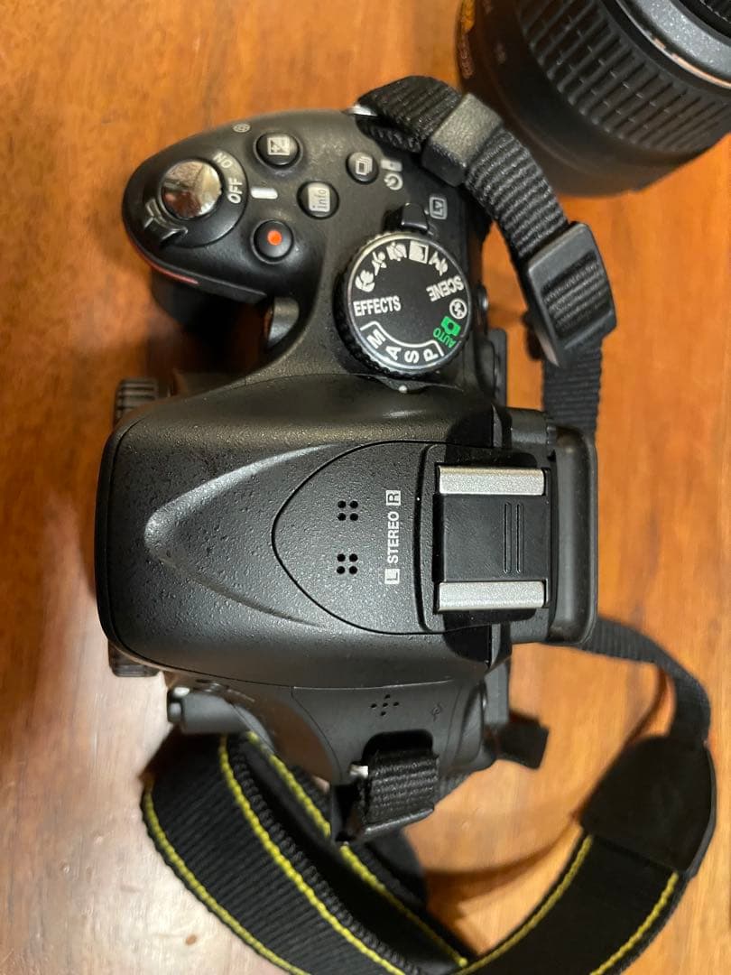 デジタルカメラ Nikon D5200 18-55mm VR Kit