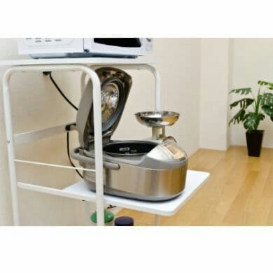 ●定価13,000円程度！コンセント付きレンジ台