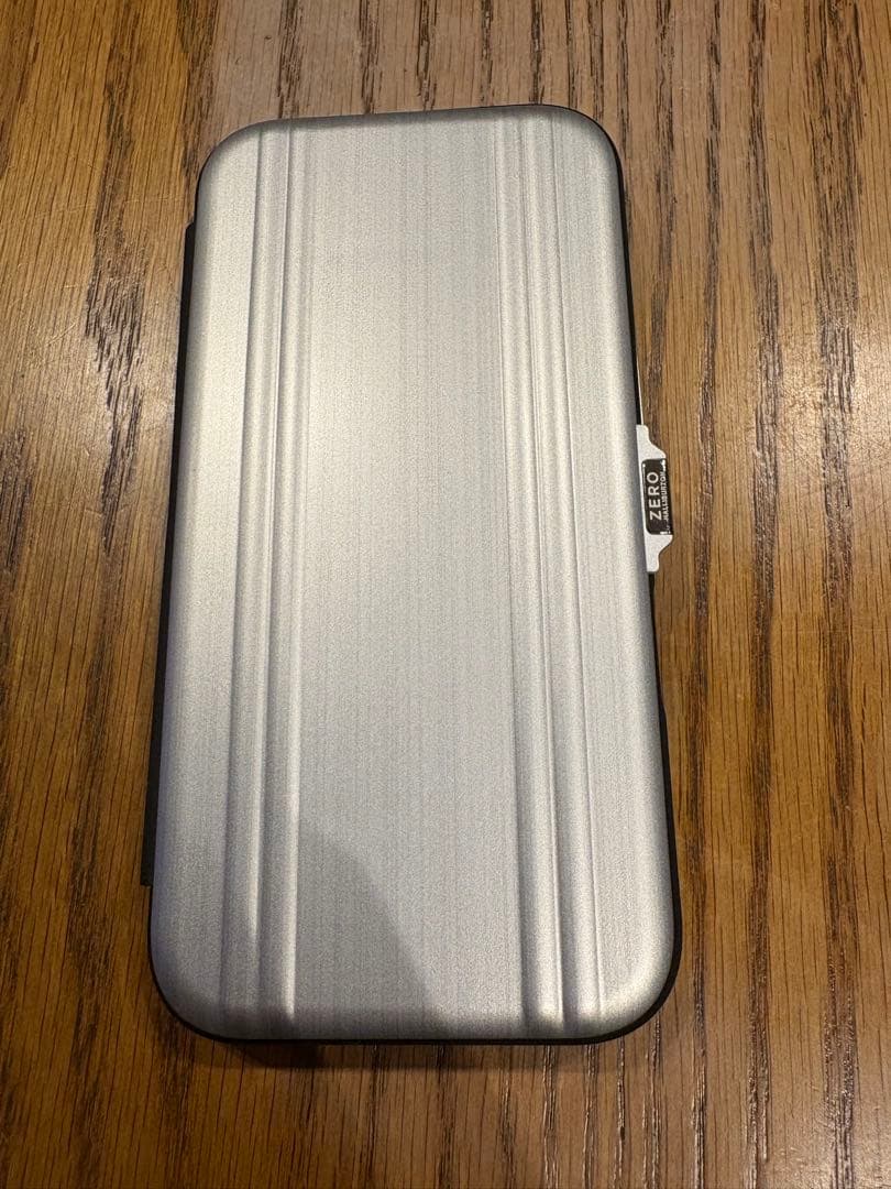 zerohalliburton iPhone16ケース手帳型　ゼロハリバートン