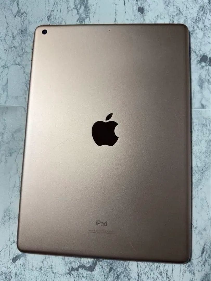 最終価格　Apple iPad 第8世代 32GB 本体 ゴールド　カバー付き