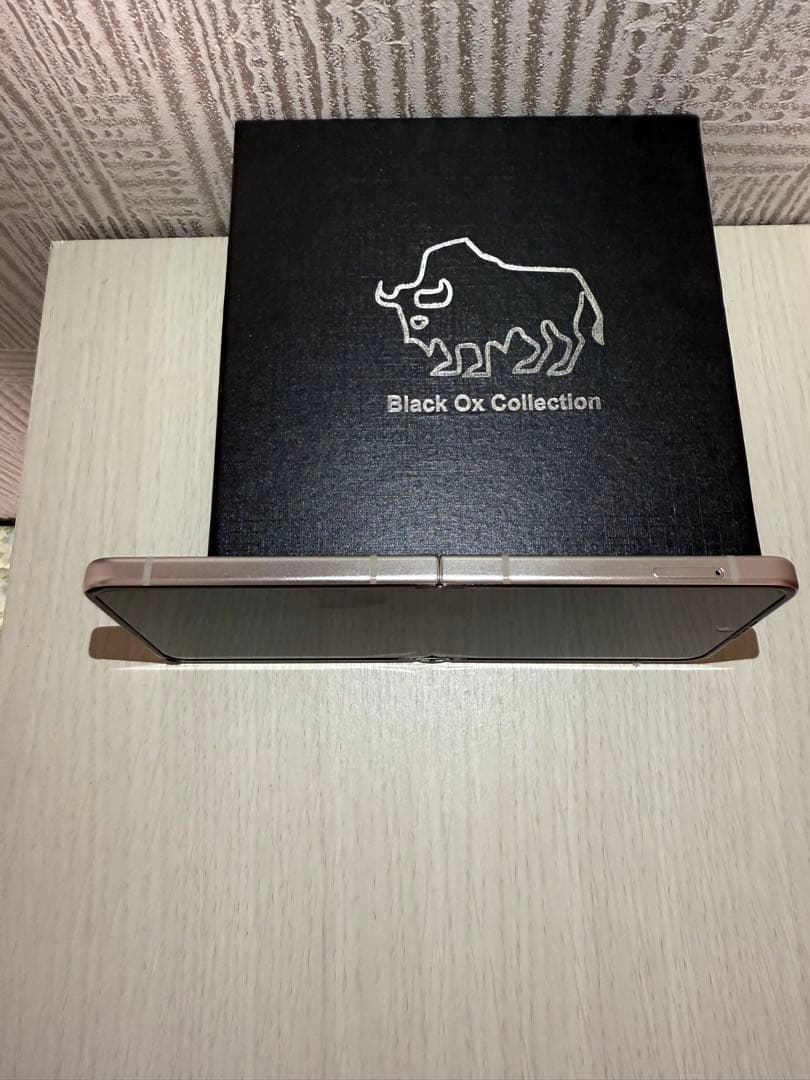 A*-様 新品同様Maison Margiela限定版 Galaxy Z Fli