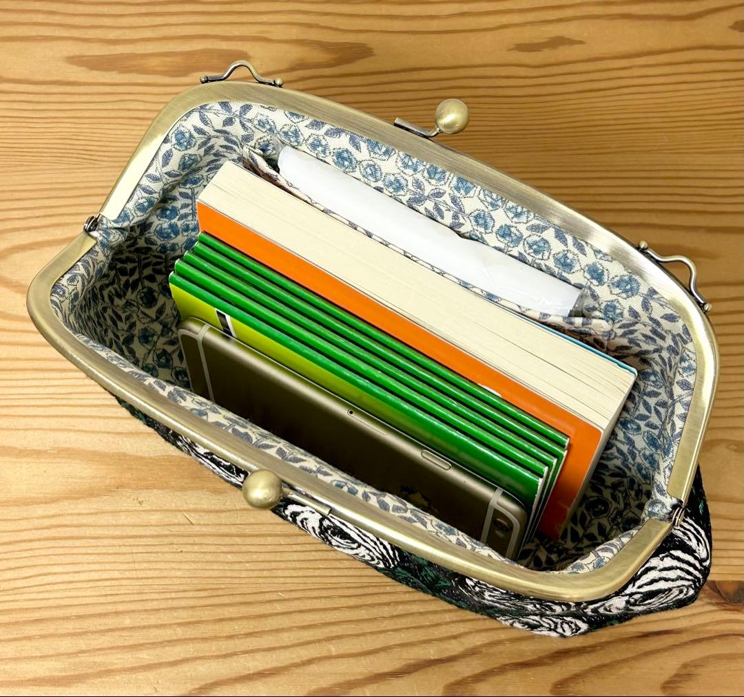 ハンドメイド がま口バッグ ポーチ クラッチ rosy ネイビー　ミナペルホネン