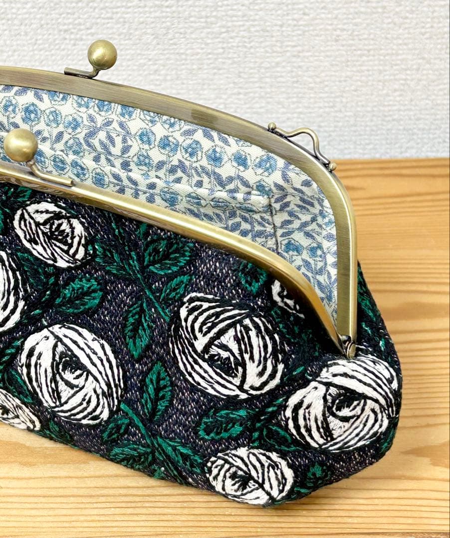 ハンドメイド がま口バッグ ポーチ クラッチ rosy ネイビー　ミナペルホネン