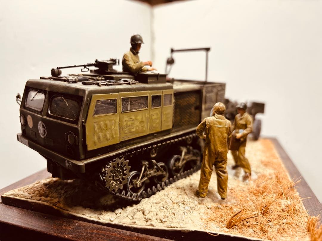 1/35 アメリカ陸軍105mm榴弾砲とM4ハイスピードトラクター
