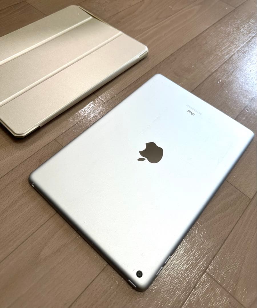 iPad(10.2㌅,Wi-Fi,32㎇,SV)＋ipadカバー