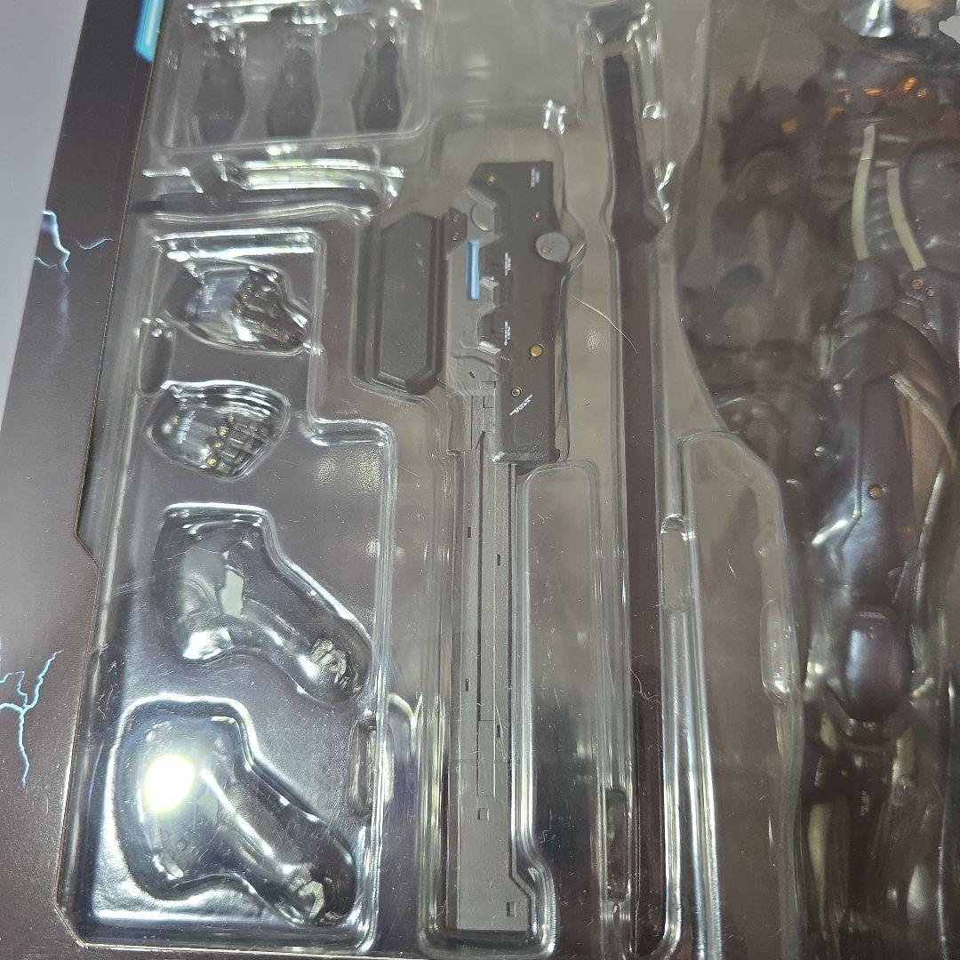 ​未開封 メタルギア ライジング リベンジェンス プレイアーツ改 雷電(通常版)