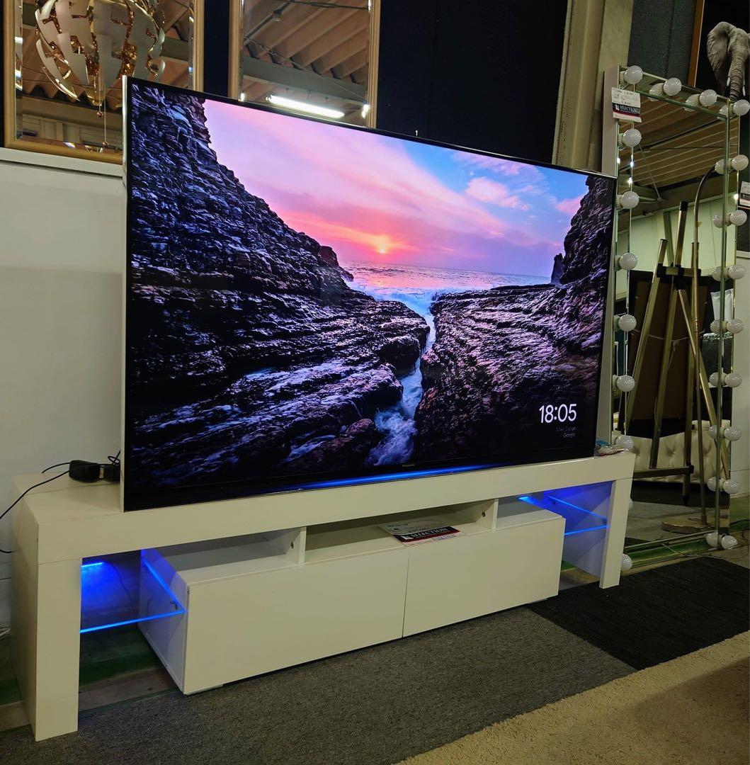 ホワイト LED照明付き テレビボード