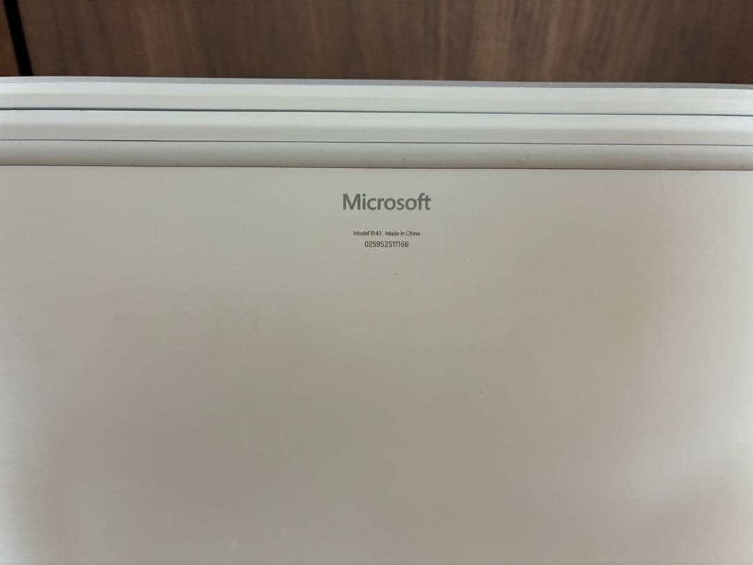 Windows11！Surface Laptop Go プラチナ
