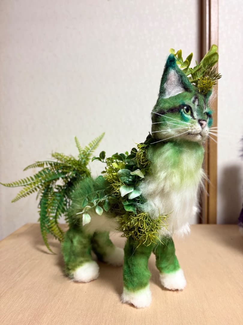緑イメージ　猫アートドール【ハンドメイド　 羊毛フェルト ぬいぐるみ
