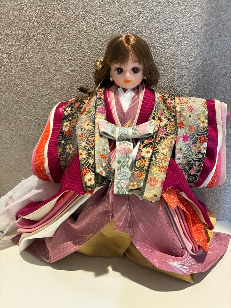 リカちゃん　十二単衣風衣装　(天然石髪飾り付き)