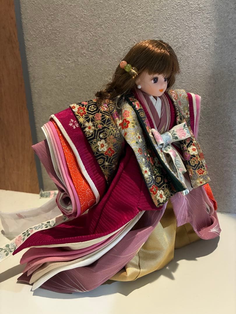 リカちゃん　十二単衣風衣装　(天然石髪飾り付き)