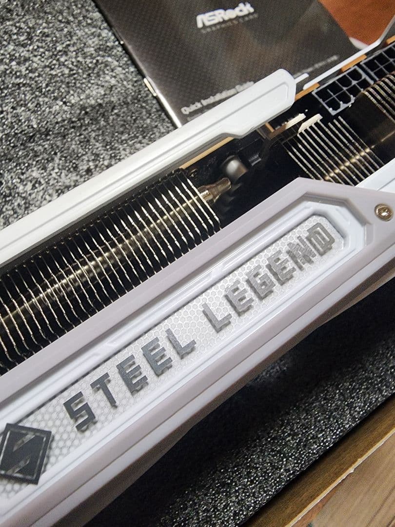 ASRock Radeon RX 9070 XT 16GB 静かで涼しく状態良好