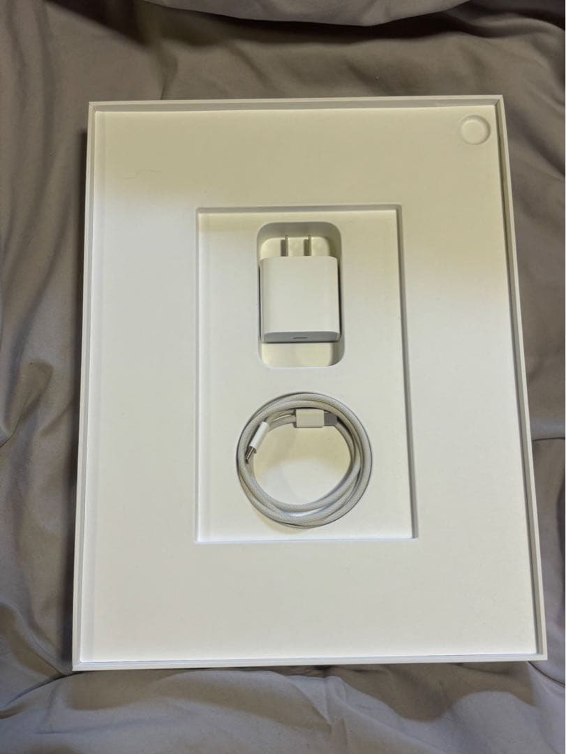 iPad Air M2 13インチ　ブルー　本体