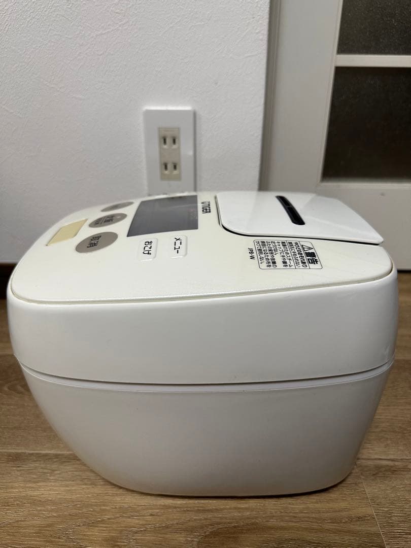 タイガーTIGER圧力IH炊飯器JPB-W100 5.5合炊き 2016年製
