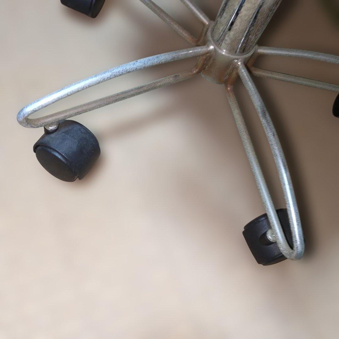 ★レトロポップな回転イス★肘掛けあり・油圧 高さ調整可能です^_^