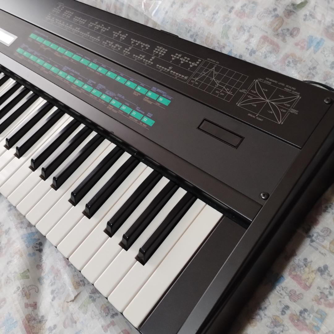 「 DX7 」YAMAHA・FM音源搭載デジタルシンセサイザー