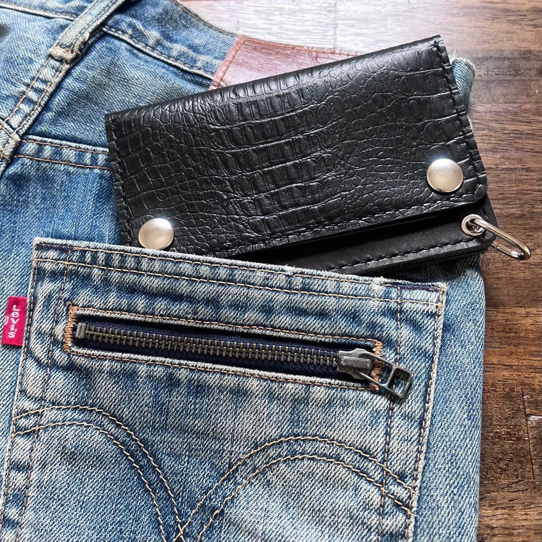 姫路レザー トラッカーウォレット ミドル 黒 マット クロコ型押し 銀