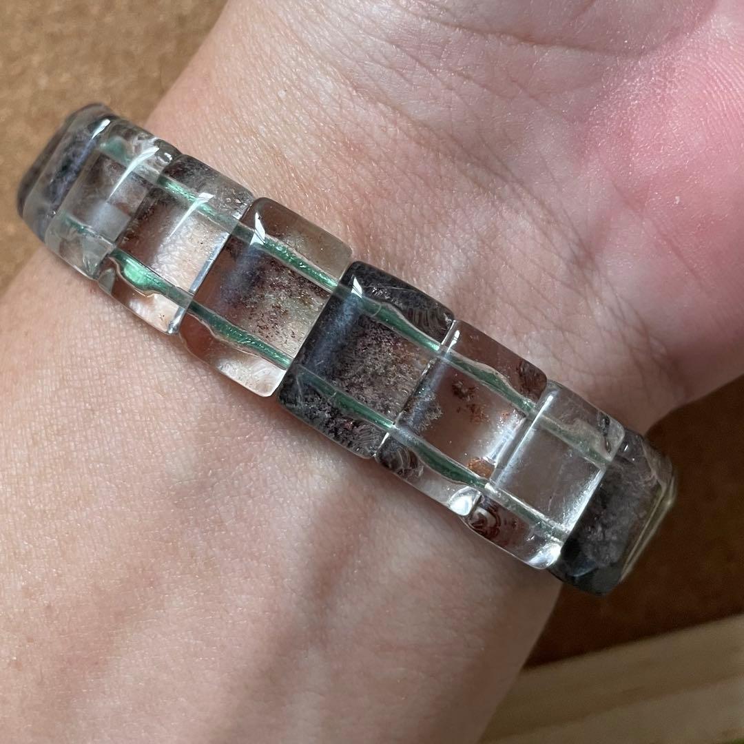 とん【小さな庭園】ガーデンクォーツ バングル 約18㎝ 天然石