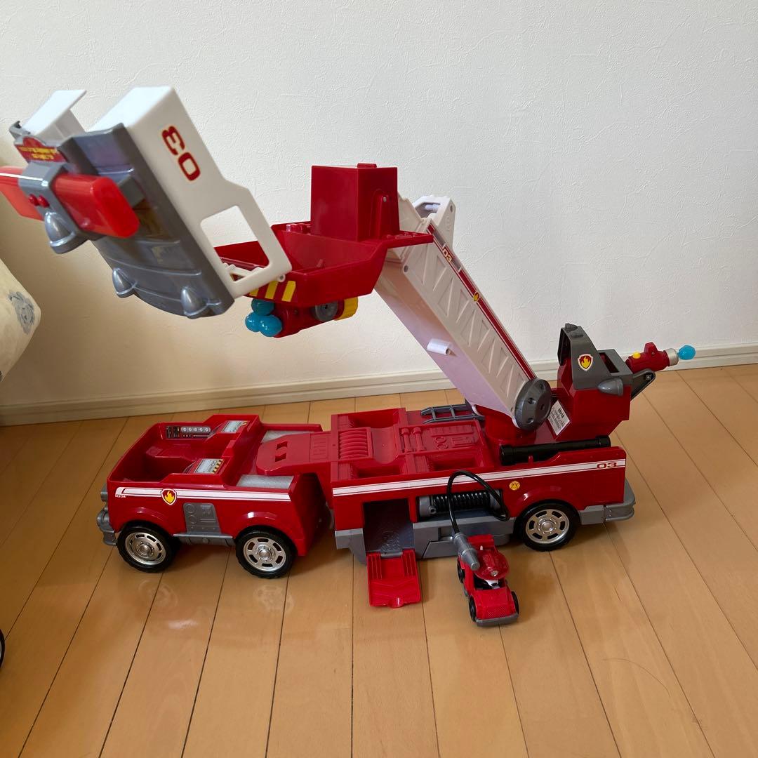 パウ・パトロール おもちゃトラック クレーン付き