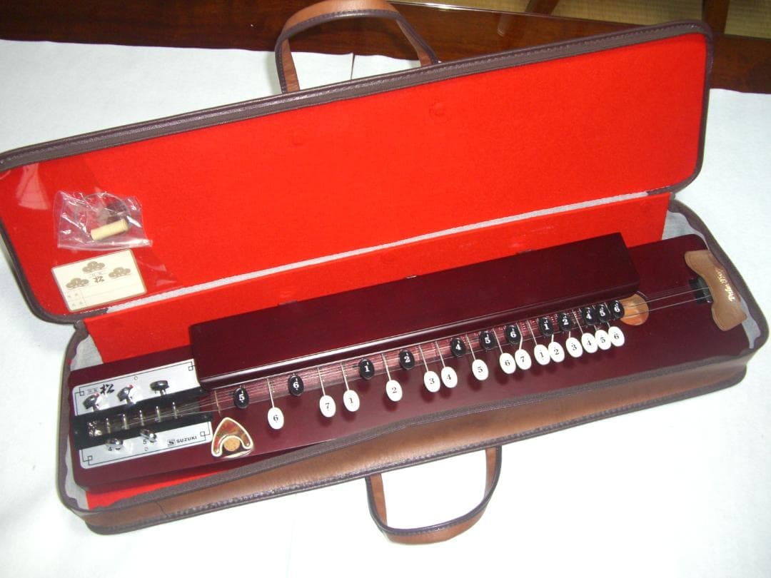 鈴木楽器製作所 SUZUKI  大正琴　特製　松です。