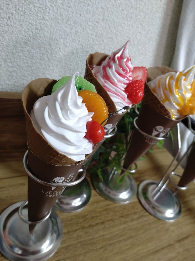 ワッフルコーンソフトクリーム フルーツ フェイクスイーツ 食品サンプル アイス