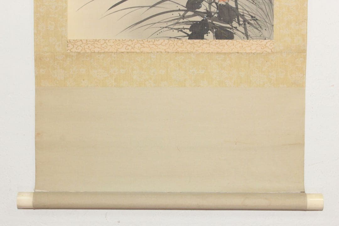 No5447 掛軸　在銘　寶泉　「月明飛雁」　絹本着色 共箱　日本画　送料無料