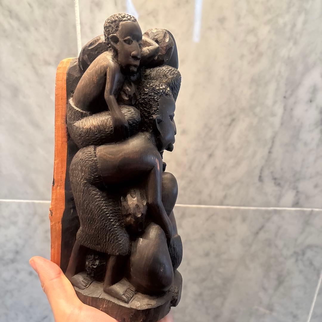 東アフリカ緻密な手彫り表情がリアルな家族愛を感じるマコンデ彫刻プリミティブアート