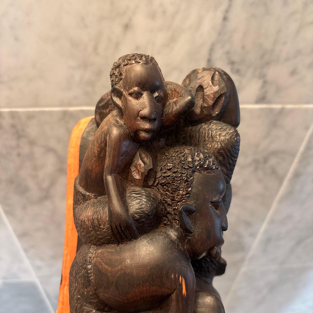 東アフリカ緻密な手彫り表情がリアルな家族愛を感じるマコンデ彫刻プリミティブアート