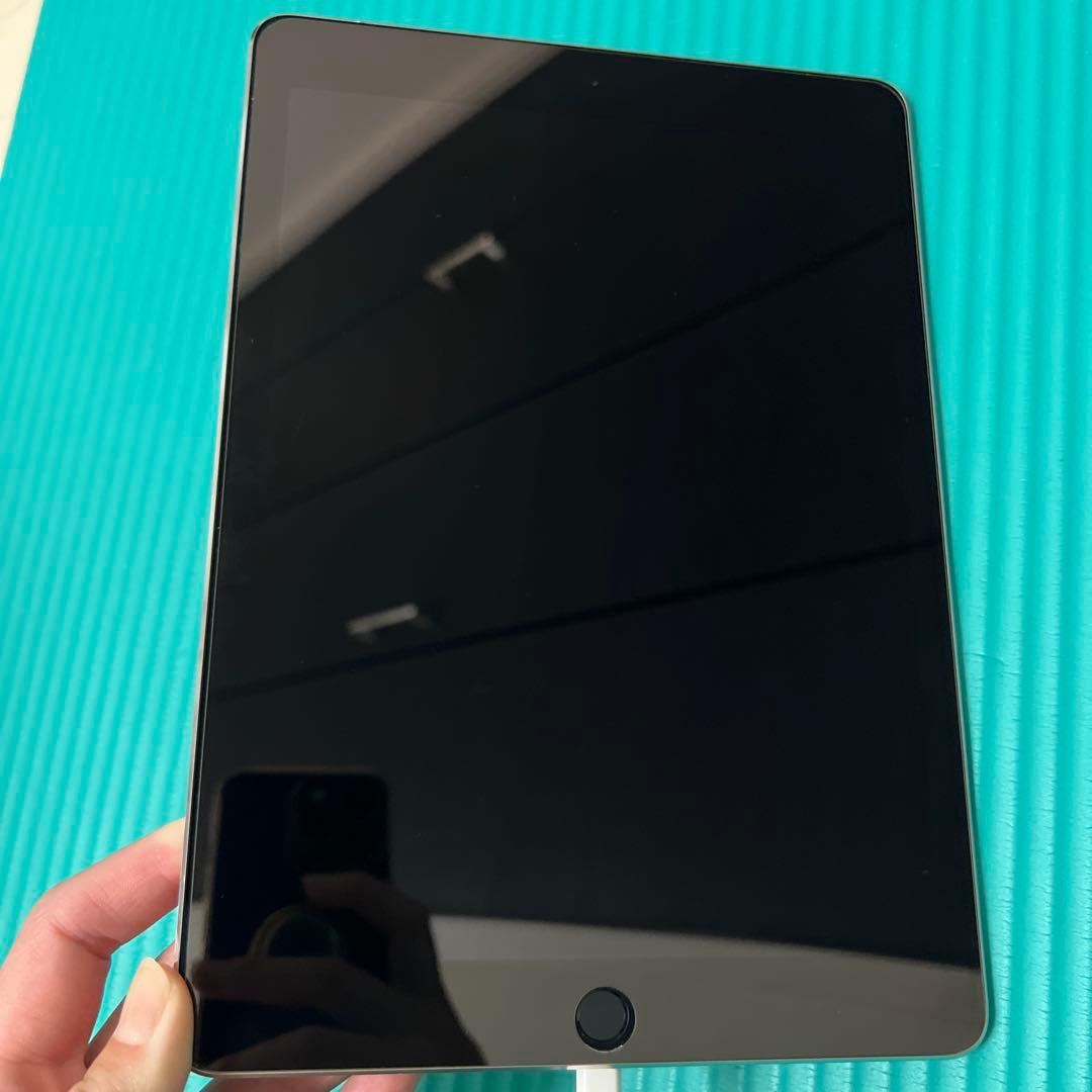 Apple iPad pro 9.7インチ シルバー 本体