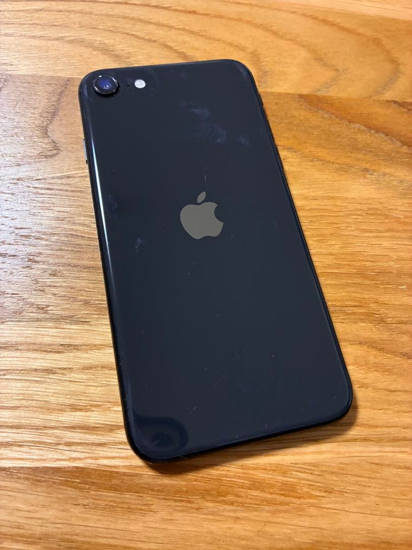 Apple iPhone SE ブラック 本体 ワレ有り