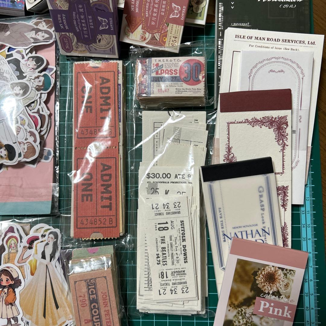 コラージュ素材　まとめ売り　ラベル　紙もの　シール　大量