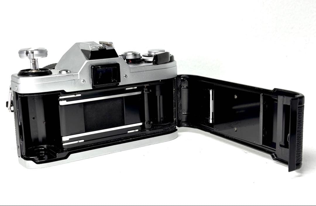 【完動品】キャノンAE-1 &マクロFD50mm 354350 《美品》