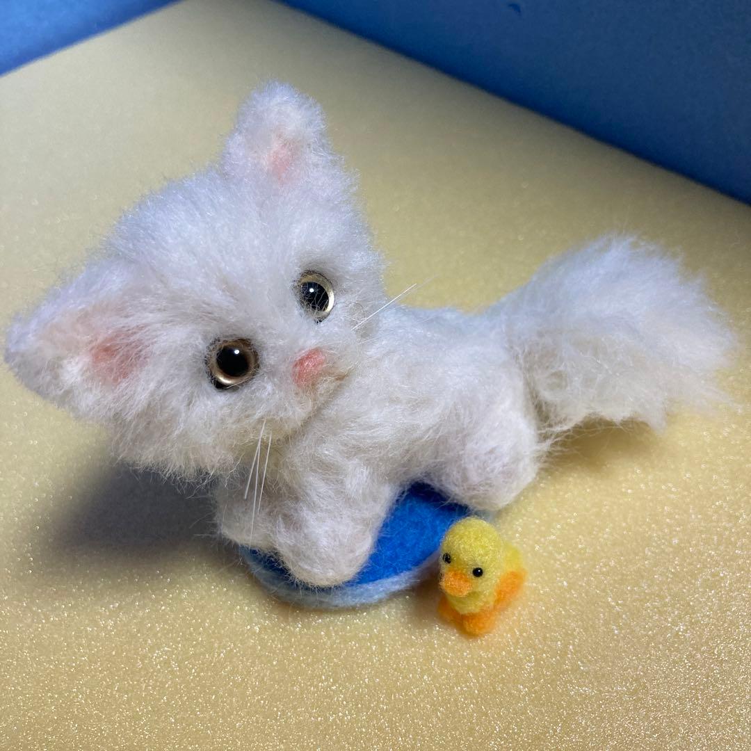 羊毛フェルトペルシャ猫　ひよこ