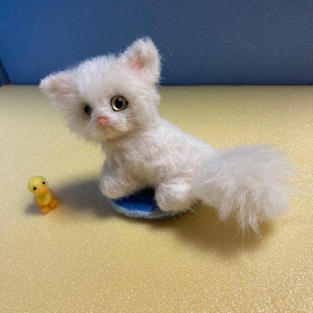 羊毛フェルトペルシャ猫　ひよこ
