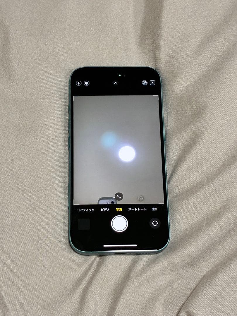 iPhone16 背面割れ　動作不良なし　ジャンク品扱い