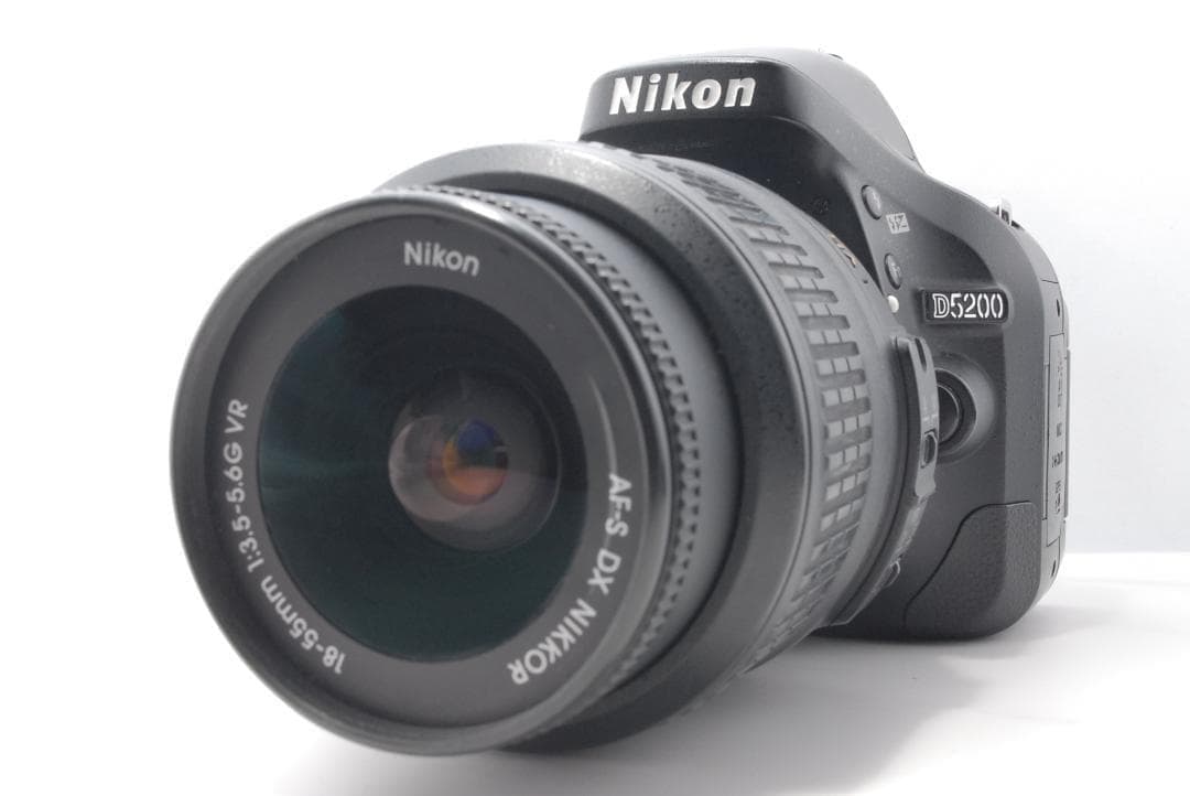 本日限定価格　Nikon D5200 レンズキット スマホ転送