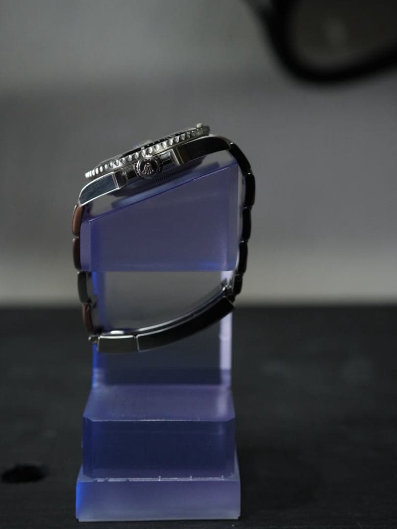 ディープクリアムントル（青みのある深いクリア）ランク【B】 腕時計スタンド