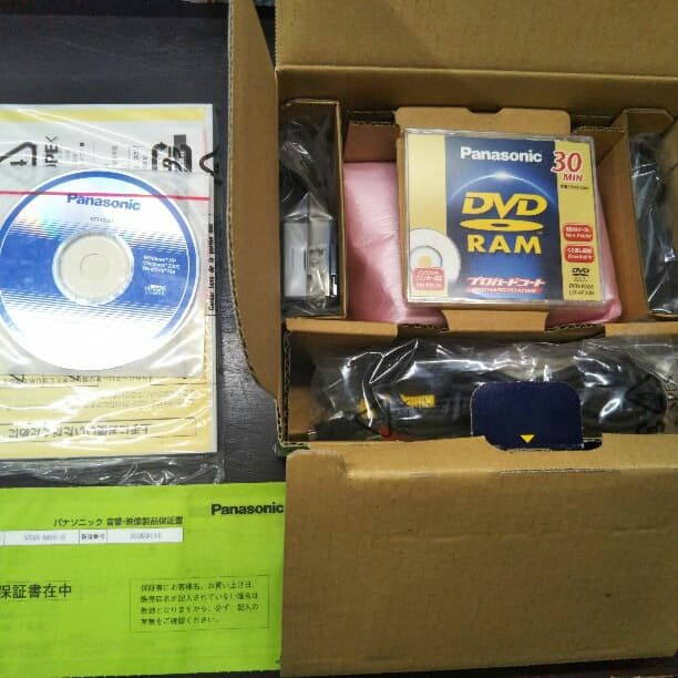 （美品・未使用)Panasonic DVDビデオカメラVDR-M95-S