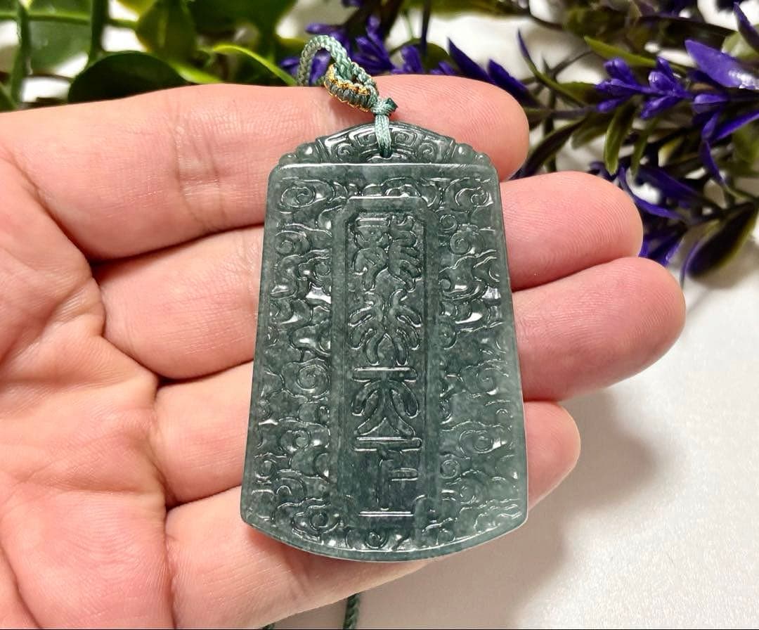 究極品質　太古から受け継がれし神の守護石　グアテマラブルー翡翠の龍神ペンダント