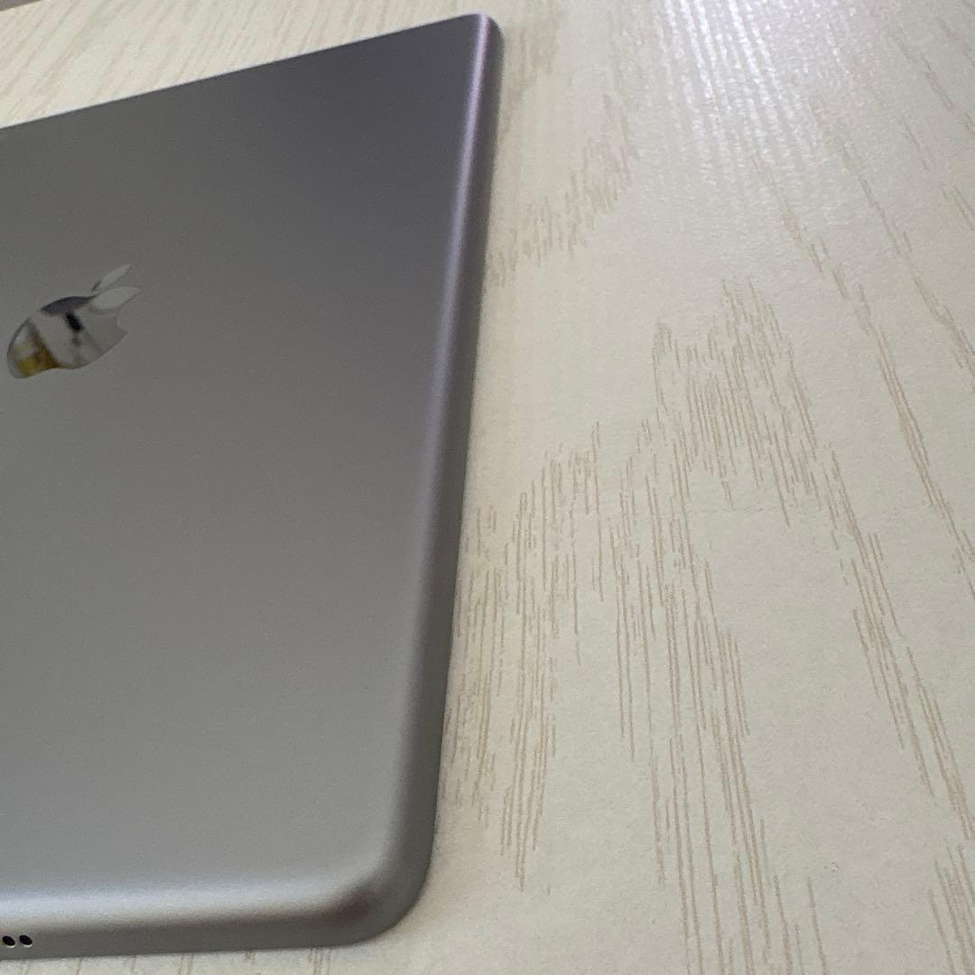 iPad 第6世代 128GB Wi-Fiモデル スペースグレー