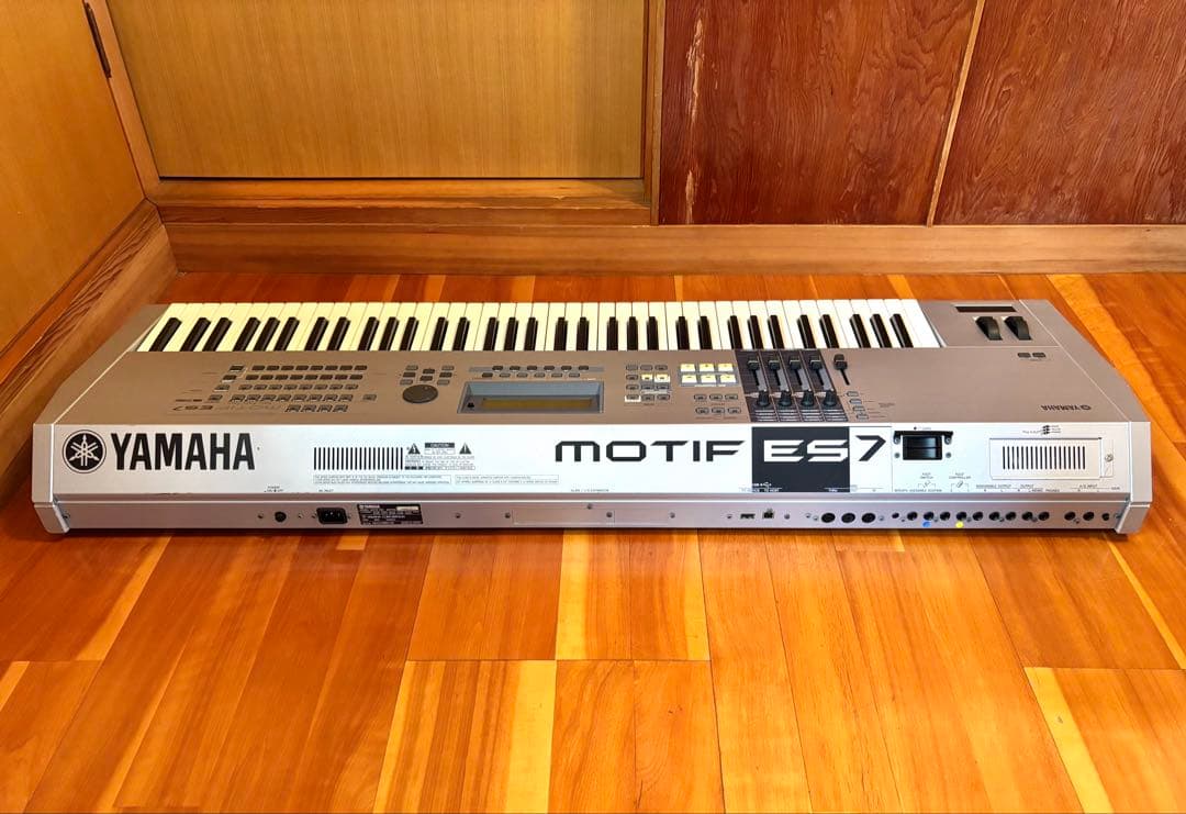 YAMAHA シンセサイザー MOTIF ES7 日本製 ハードケース付