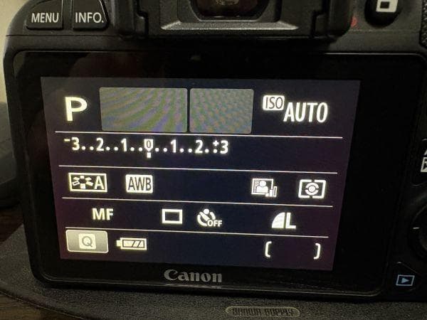 キャノン Canon EOS Kiss X7 レンズキット SDカード付き