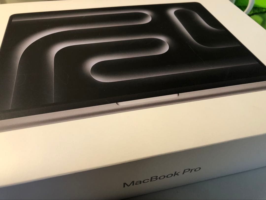 MacBook Pro 14インチ (2023 M3, 8GB)