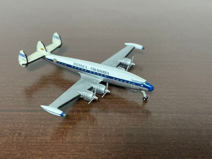 航空機・ヘリコプター AVIANCA L1049G 1/500
