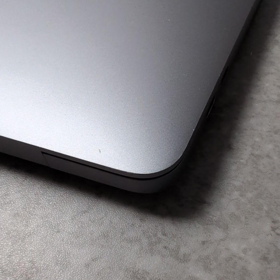 MacBookPro 2018 13インチ i7 16GB SSD512